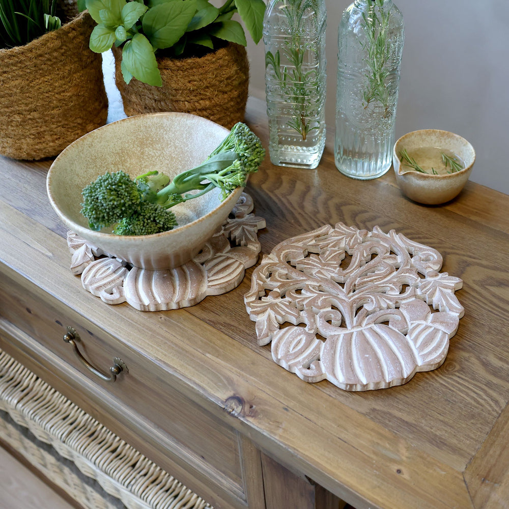 Tours Trivet with carvings 20cm diameter