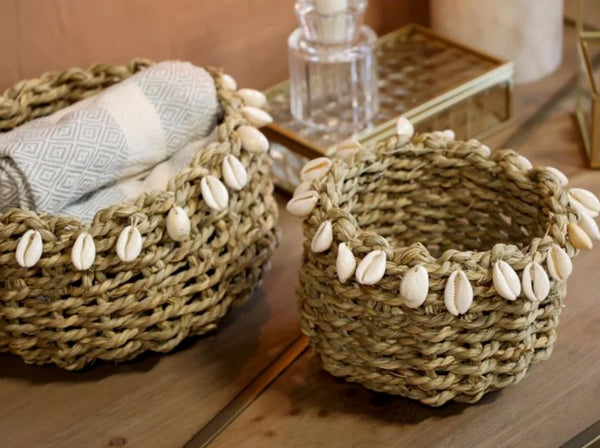 Wicker Basket w. Sea Shells | Nature
